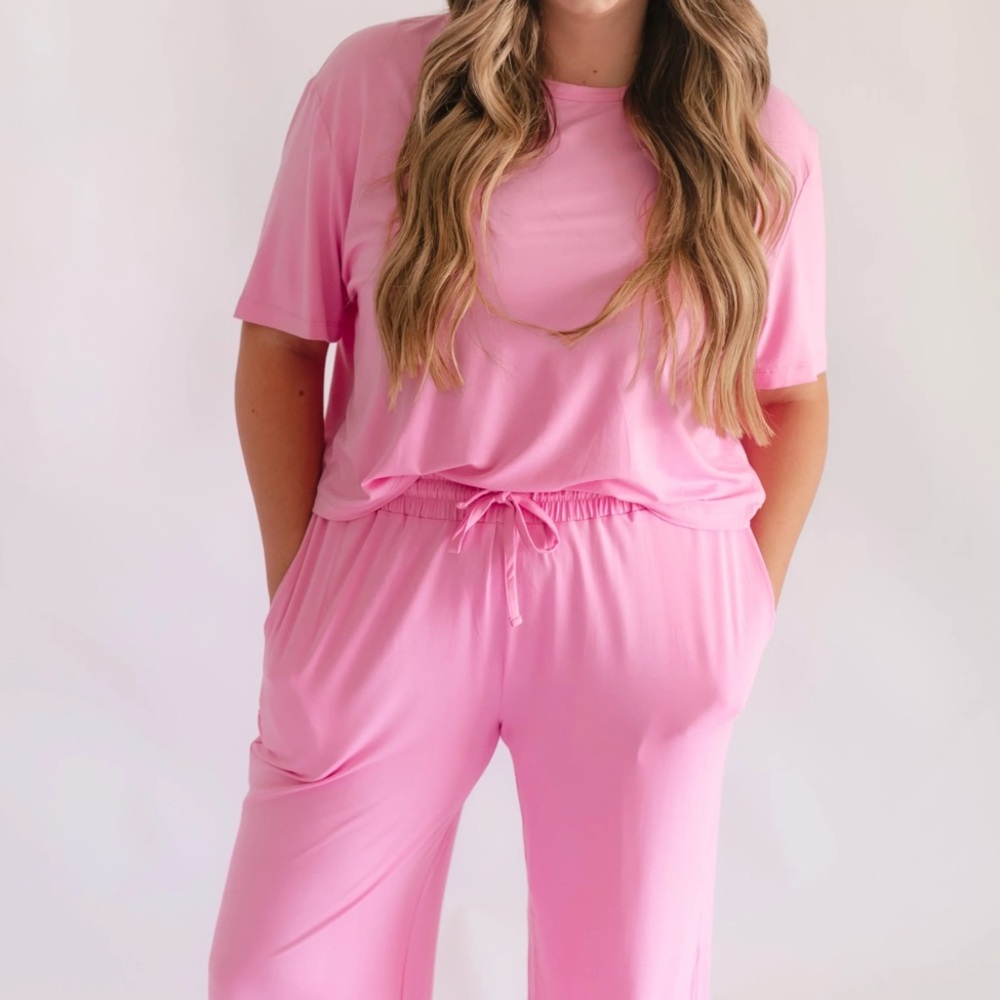 SILKS Pretty in Pink Tee shirt - Picture 3 of 16